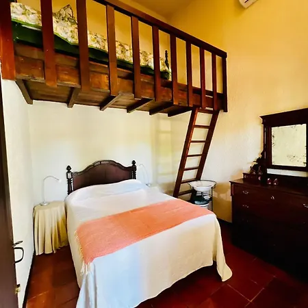 Nyaraló Paradise With Garden In